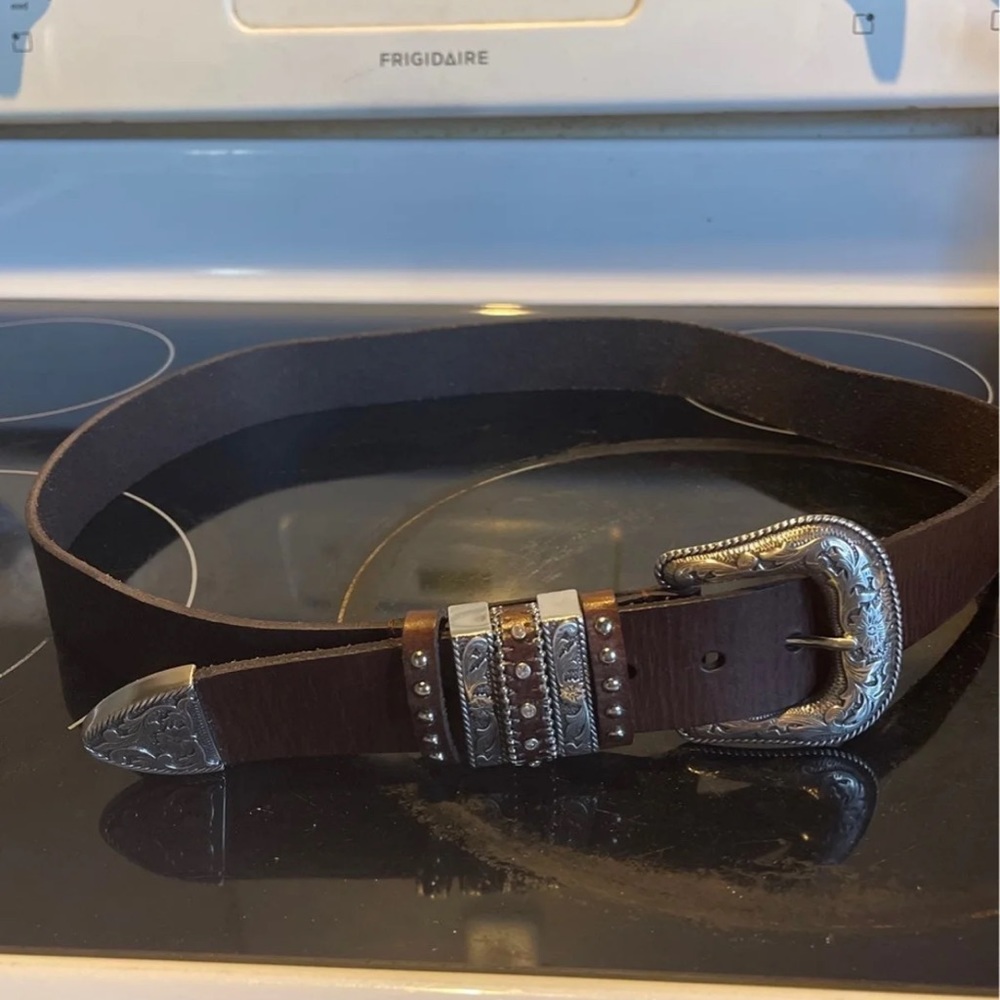 Woman’s western belt size XL